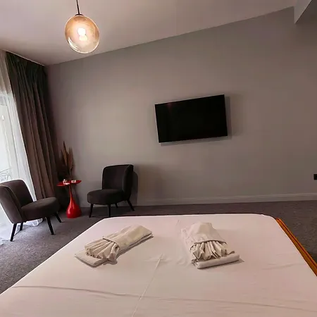 The Palm Mamaia